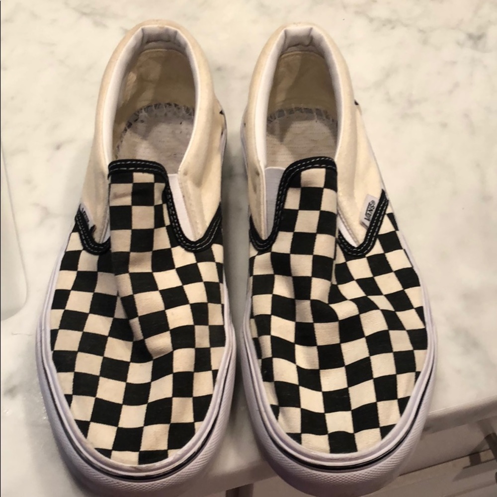 Black and white checked slip in Vans